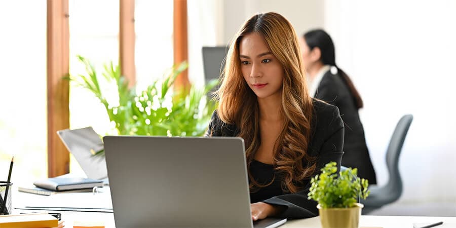 Solopreneurs Thrive with Strong Salaries and Staying Power